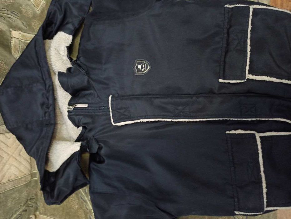 Продам детские куртки