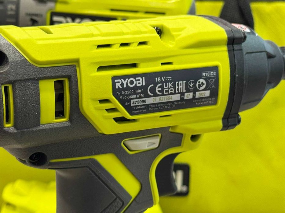 Комплект винтоверти RYOBI R18ID2/ R18PD3 със зарядно