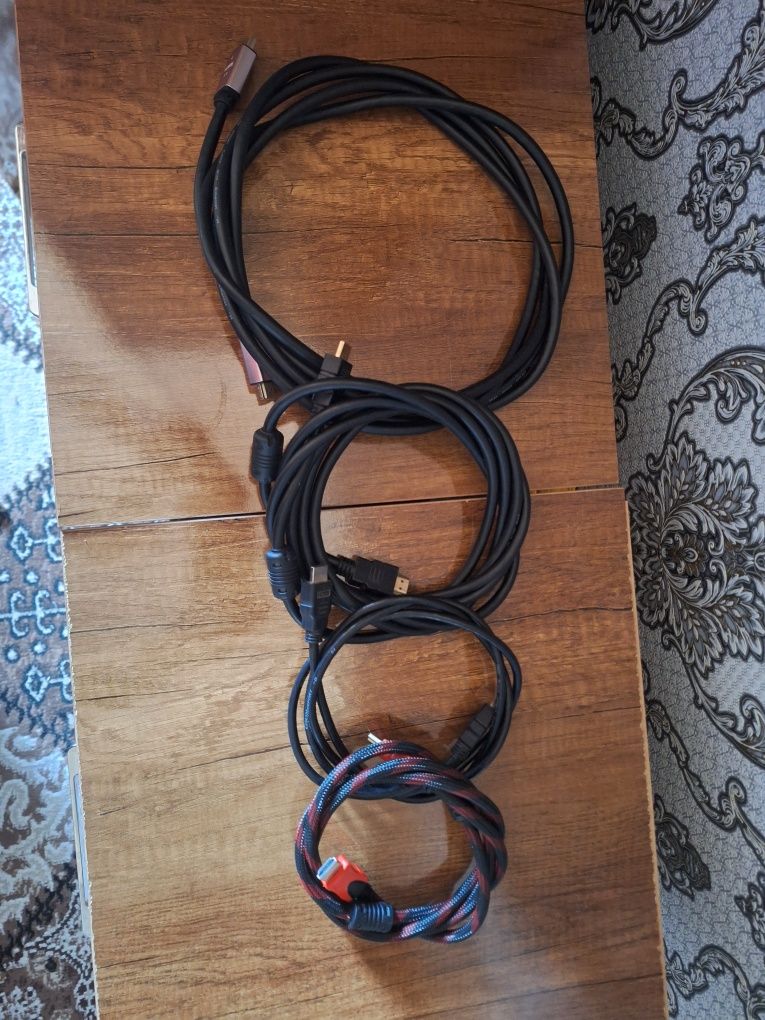 HDMI sotiladi orginal 5 ta