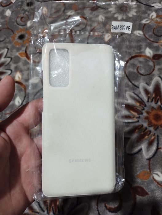 Huse  și telefoane !