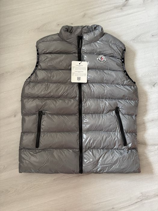 Мъжки елеци маркови