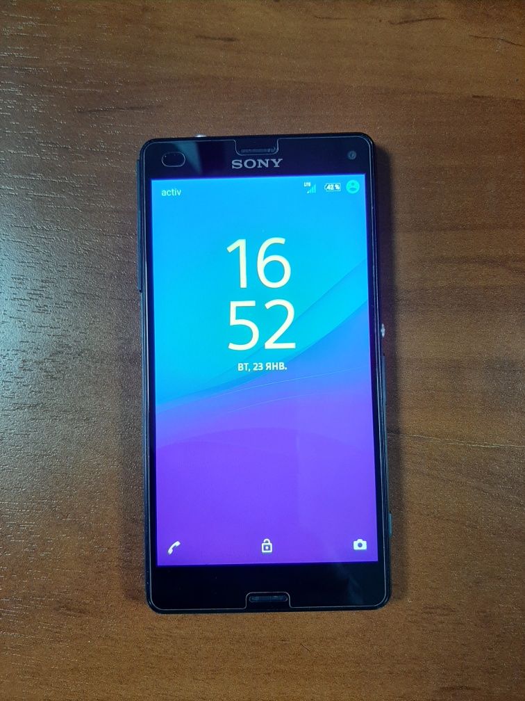 Продам смартфон Sony Xperia Z3 Compact