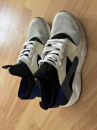 Adidasi Nike Huarache alb
