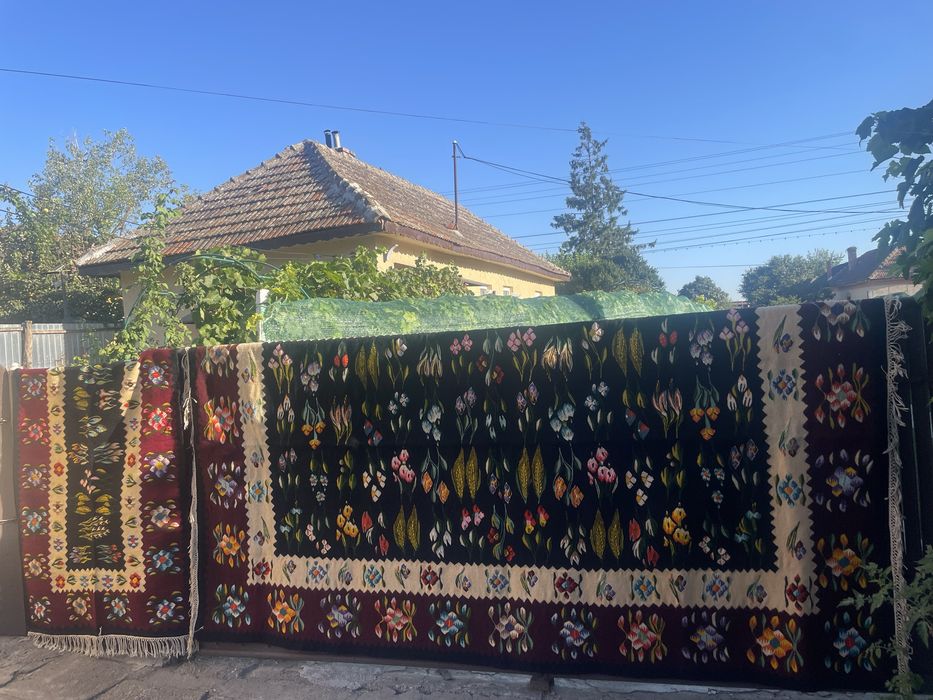 Vand covoare oltenesti