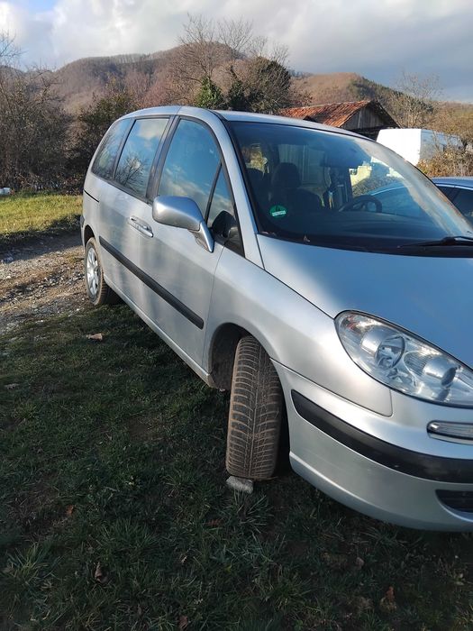 Пежо 807 миниван