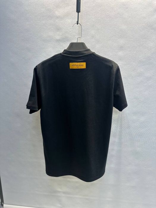 Louis Vuitton тениски — бяла и черна, размери S–XXL, нови