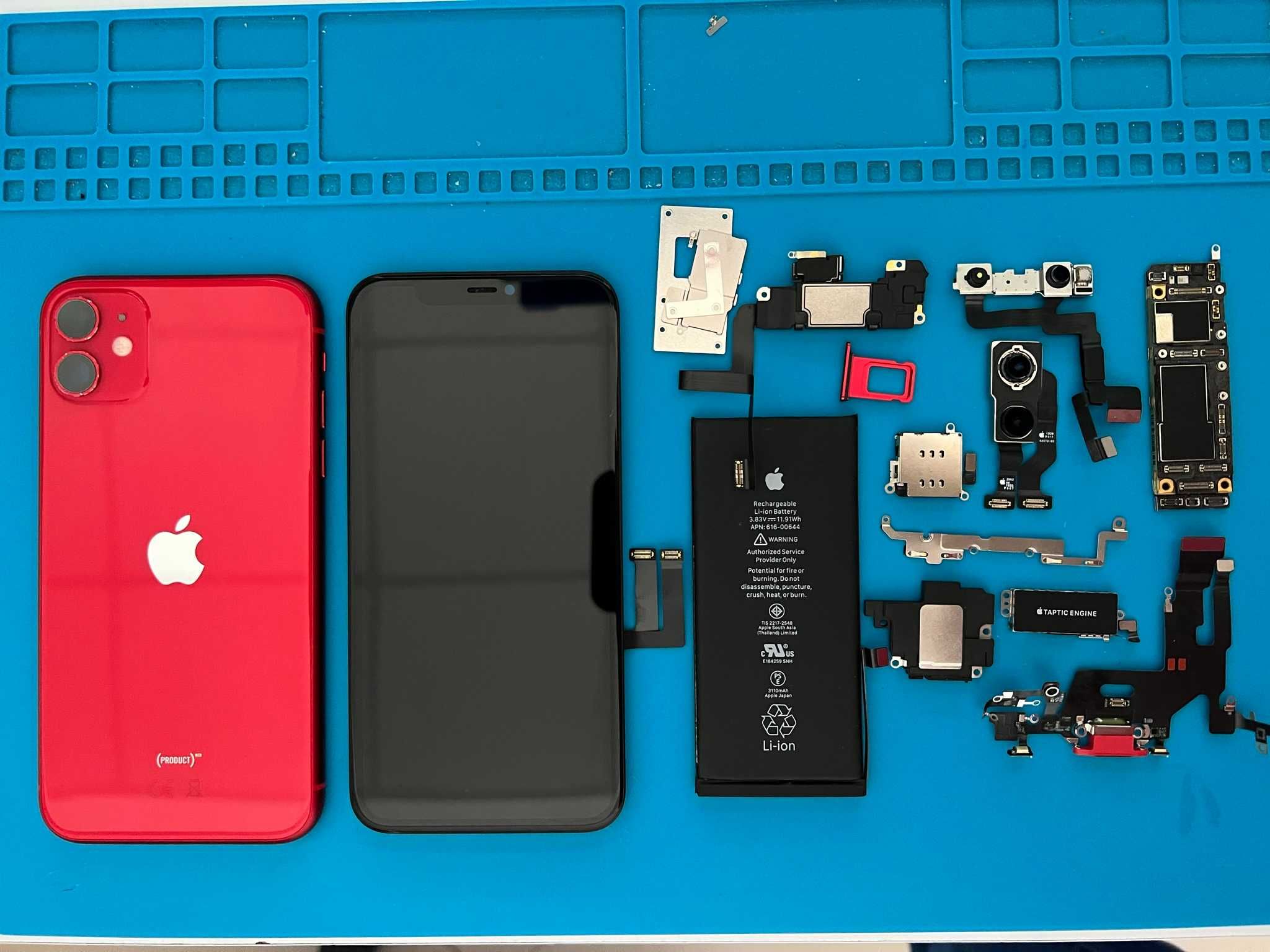 iPhone 11 на части