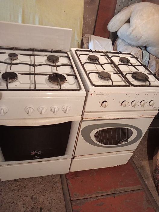 Газовая плита 2 штуки отлично всё работает