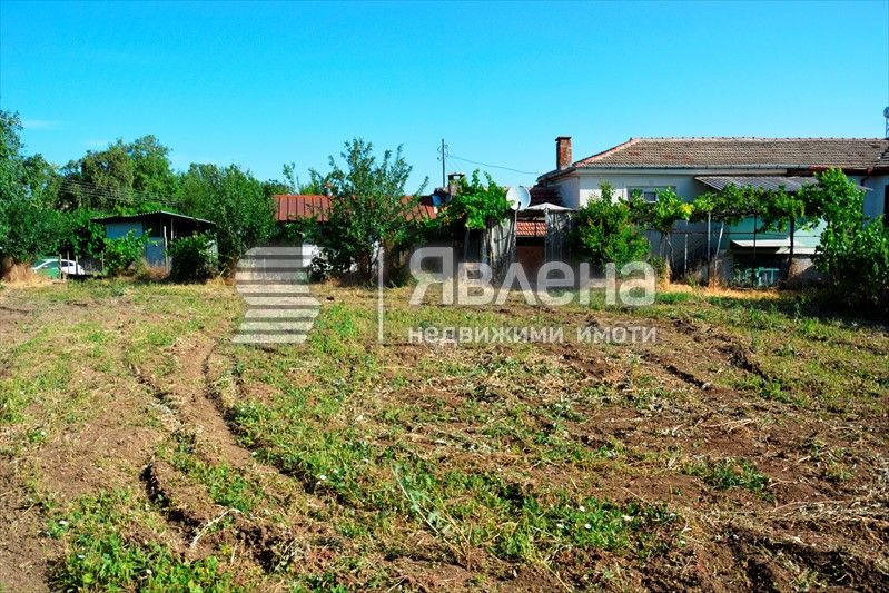Продава се Къща в с. Яздач, Област Стара Загора - 140 кв.м за 300 €/кв.м - Снимка #1