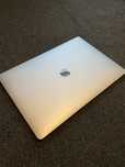 Macbook pro 15inch i7 2,9 63 cicluri
