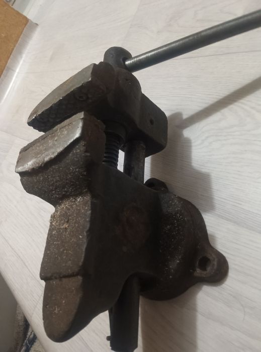 Продам ТИСКИ 15000т