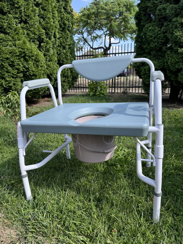Scaun WC pentru persoane cu dizabilitati