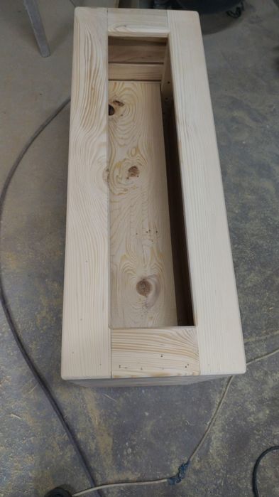 Jardiniere, (ghiveci flori)