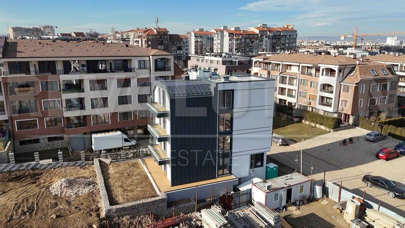 Тристаен апартамент в сграда с АКТ 15 в ж.к. Малинова долина