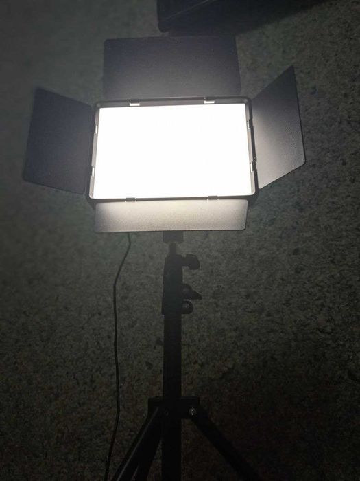 Прожектор.Освитительное прибор