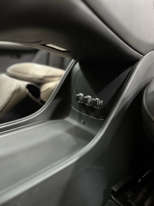 LEAPMOTOR C11 hybrid restyling