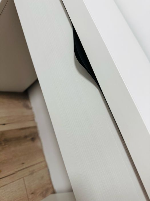 Функционална тоалетка/бюро + лавица