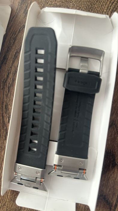 Оригинална верижка за Apple Watch Ultra 2 на “Spigen”