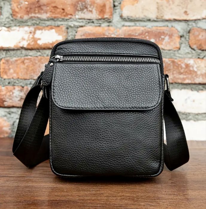 Мъжка компактна кожена чантичка с капаче /Гланцова черна естест. кожа!