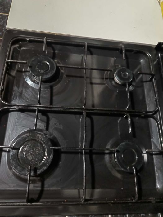 Vând aragaz vortex utilizat 8 luni , în stare foarte bună,49/56.