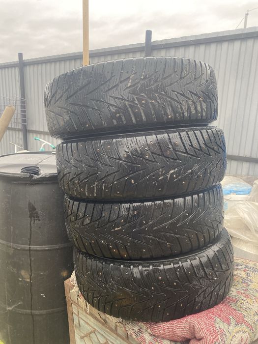 Продам зимние шины.