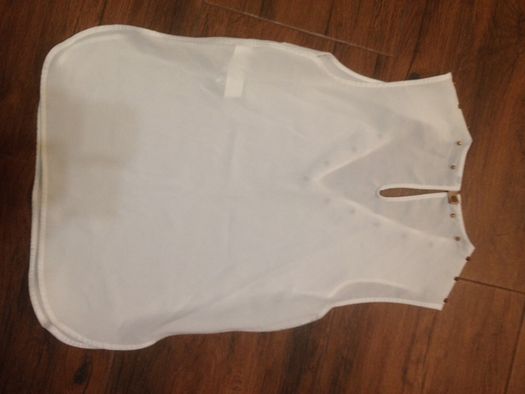 Бял топ Зара Zara със златисти декорации по деколтето