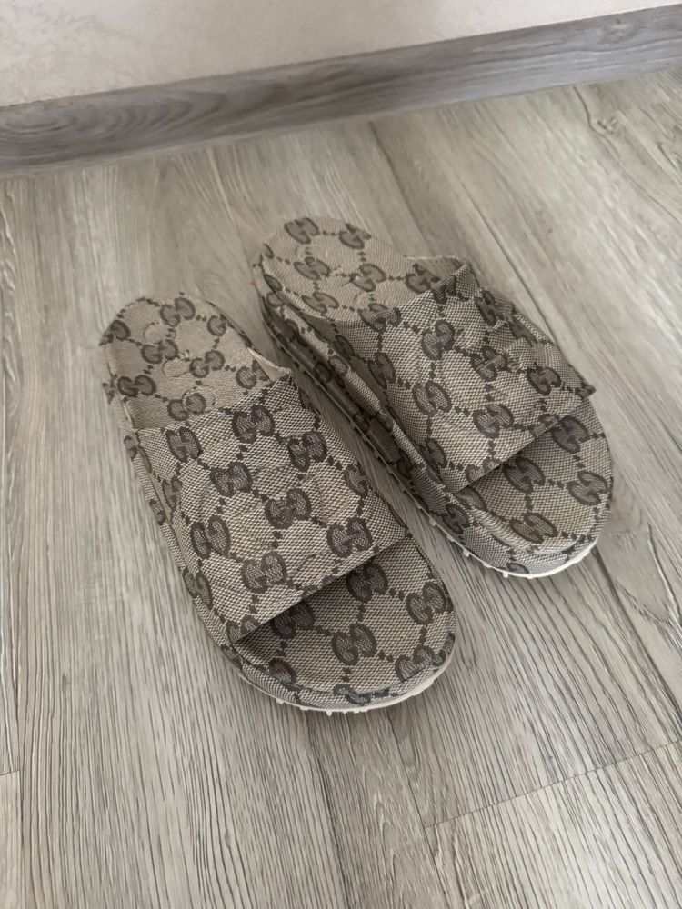 Papuci Gucci marimea 44
