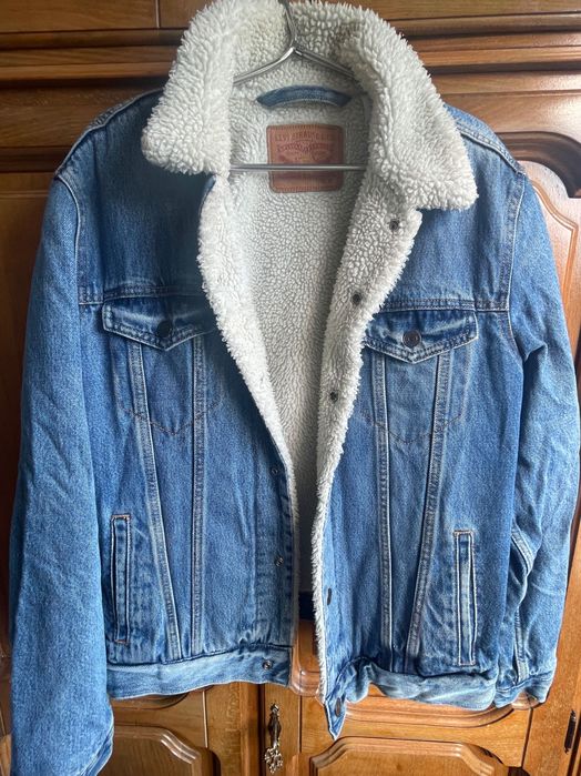 Geacă autentică de blugi Levi’s  îmblănită