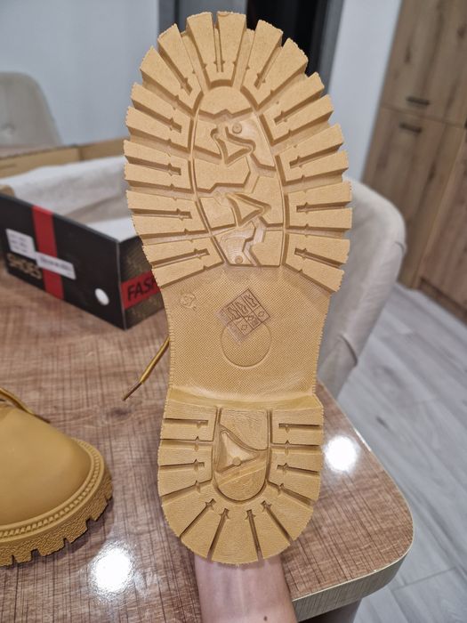 Ghete unisex marimea 37