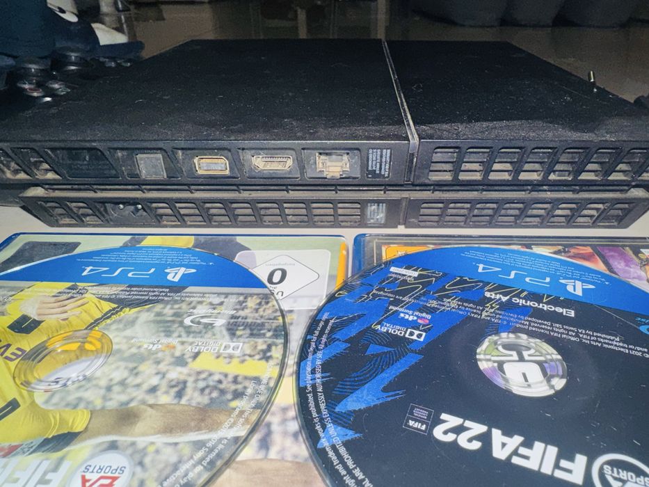 Sonny PS4 Fat perfect functional cu sigilii nu a fost umblat in el dis