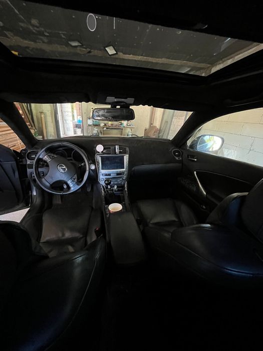 Vand/Schimb Lexus IS 220 D