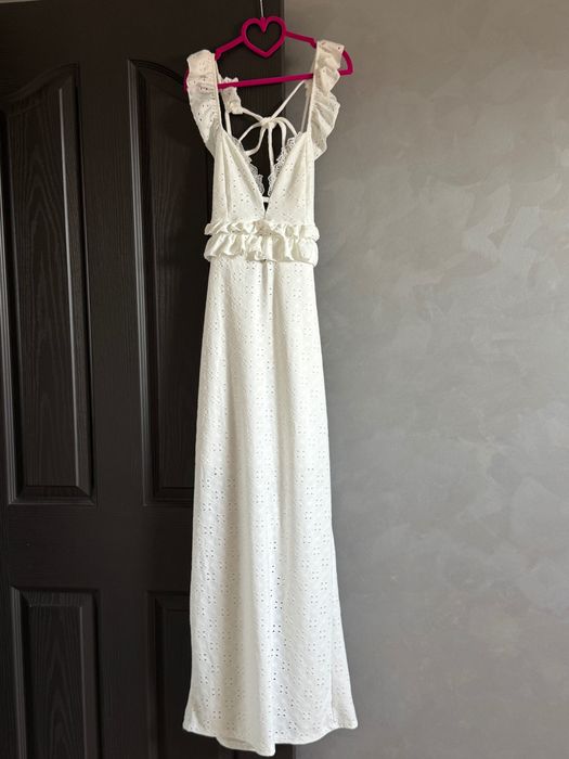 Бяла дълга лятна рокля