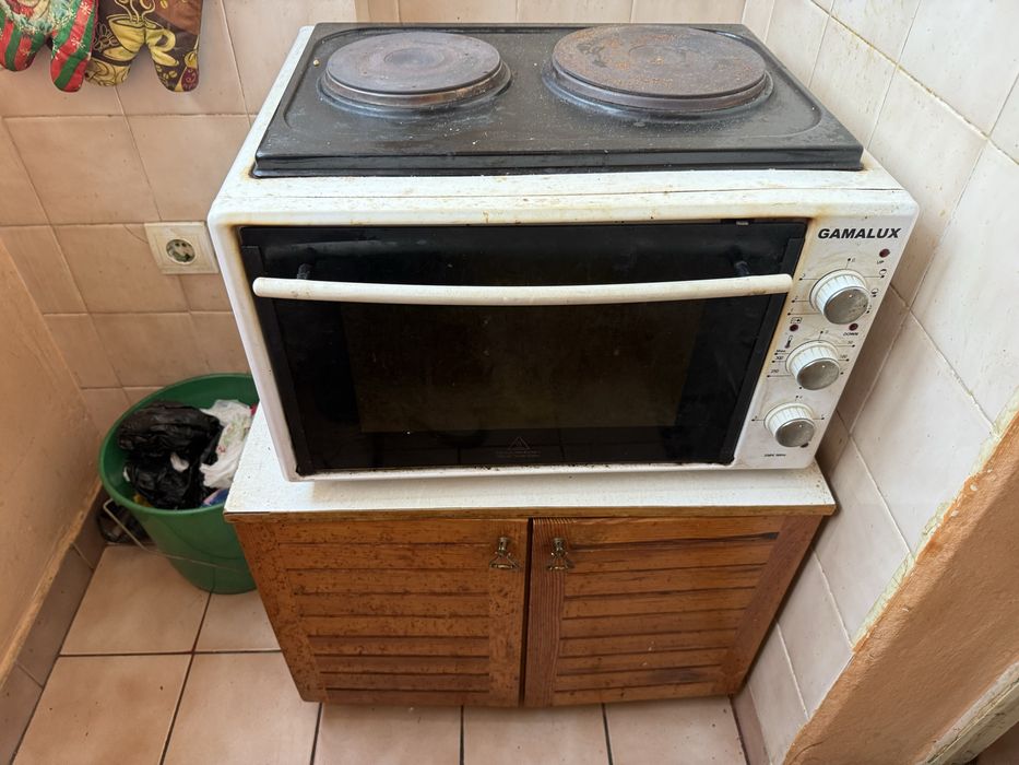 Печка с котлони (и шкаф при желание)