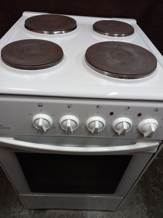 Продаётся полностью в рабочем состоянии  эл. Плита.