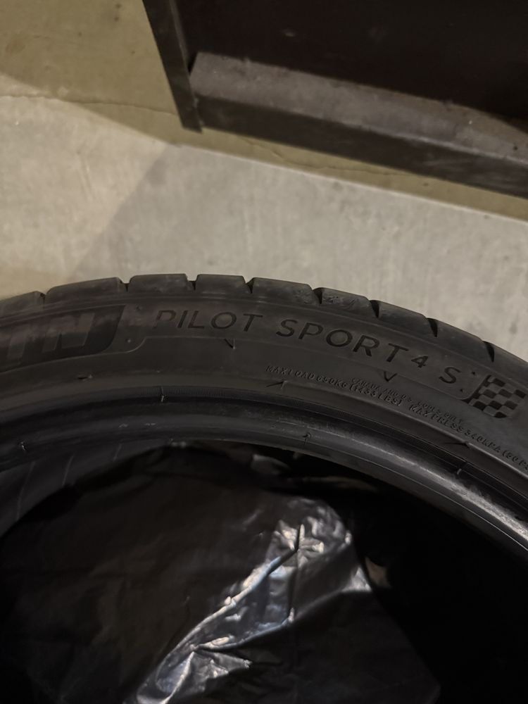 Michelin Pilot Sport 4s 225/45/19