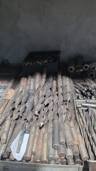 Vand burghie,freze,tarozi,alezoare ,conuri.