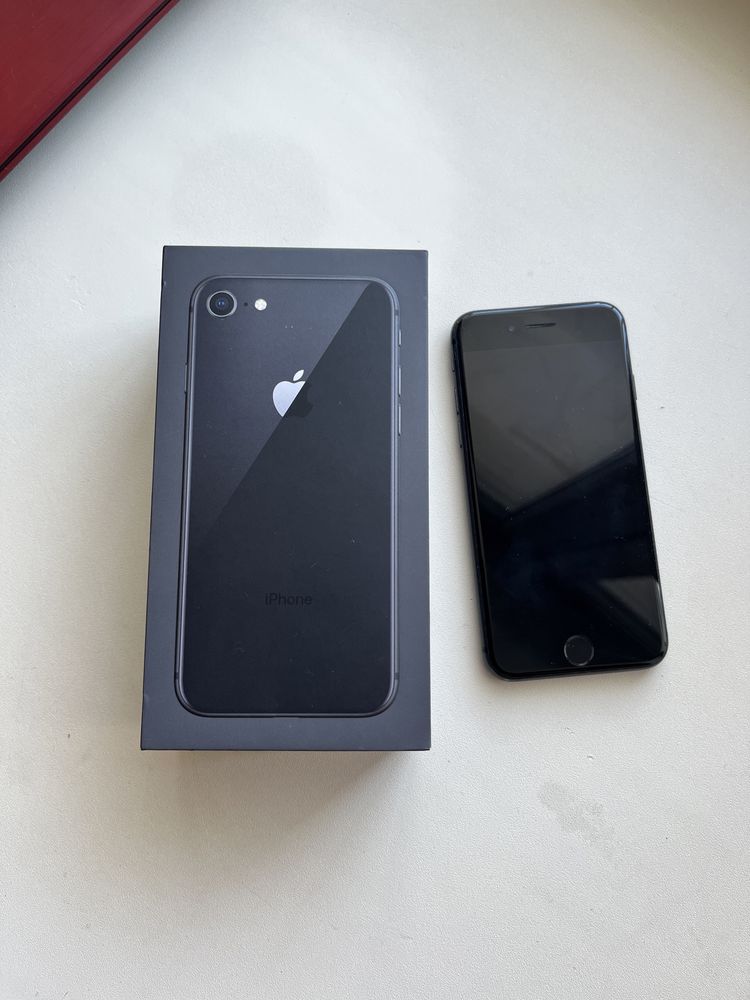 Iphone 8 64 гб  продам в хорошим состояние