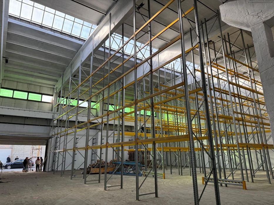 vând rafturi metalice industriale montabile și demontabile