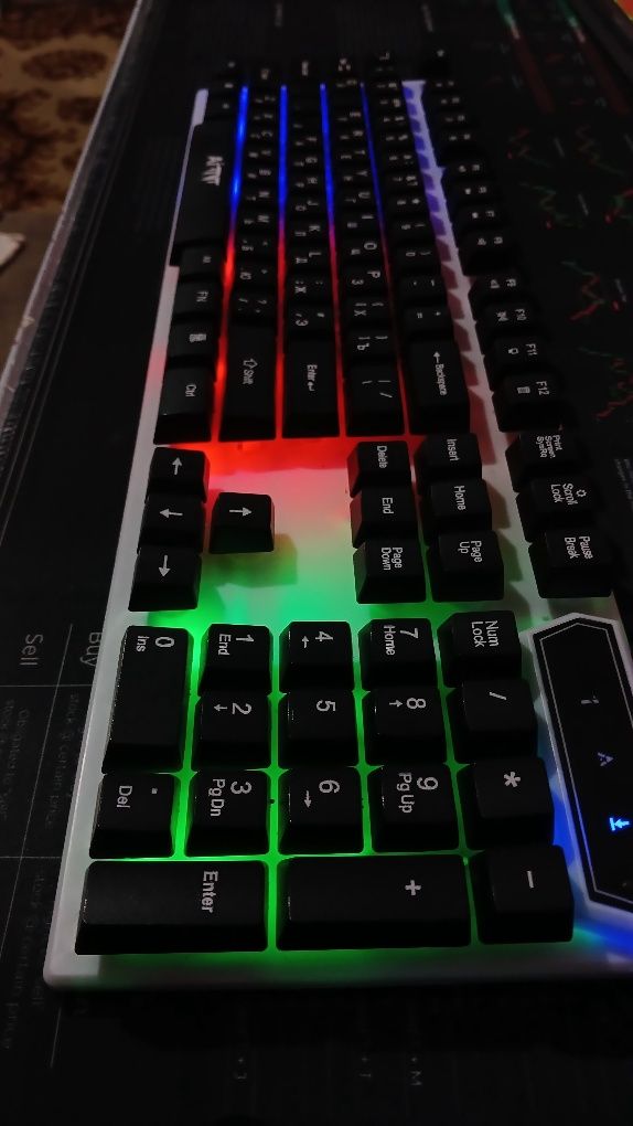 Kompyuter rgb Klaviatura menen mishka s