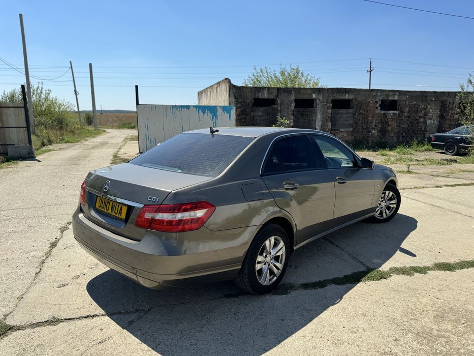Dezmembrez Mercedes E220 W212