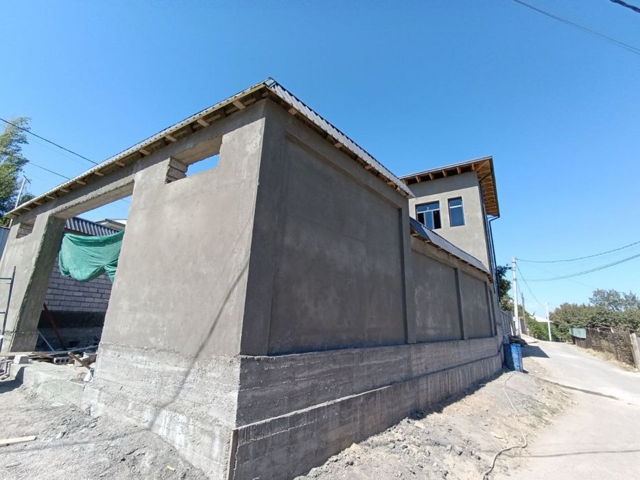 Участка дом прадаётса г Чирчик 500 ка, 2 этаж, 6 ком, 198м2, 3 сотих