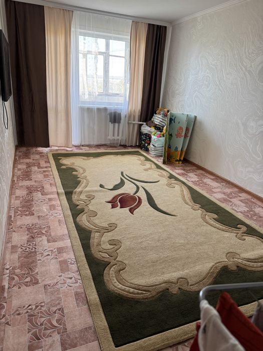 Продается ковер плотный