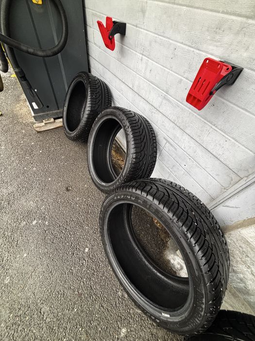 Vand 4 anvelope vara Radburg 225 40 18