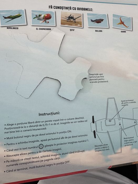 Carte Disney cu avion proiector Stropi Salvatorul