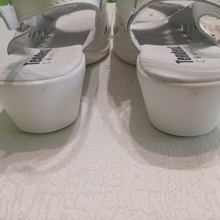 Продава дамски обувки