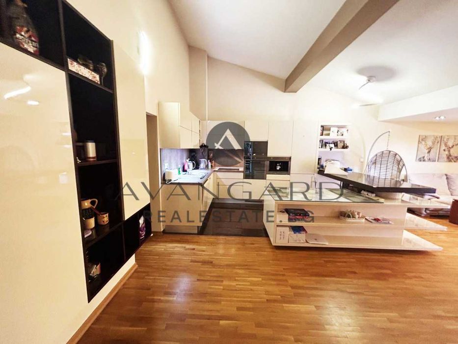 Продава се Тристаен апартамент в Пловдив, Кършияка - 145 кв.м за 2042 €/кв.м - Снимка #3