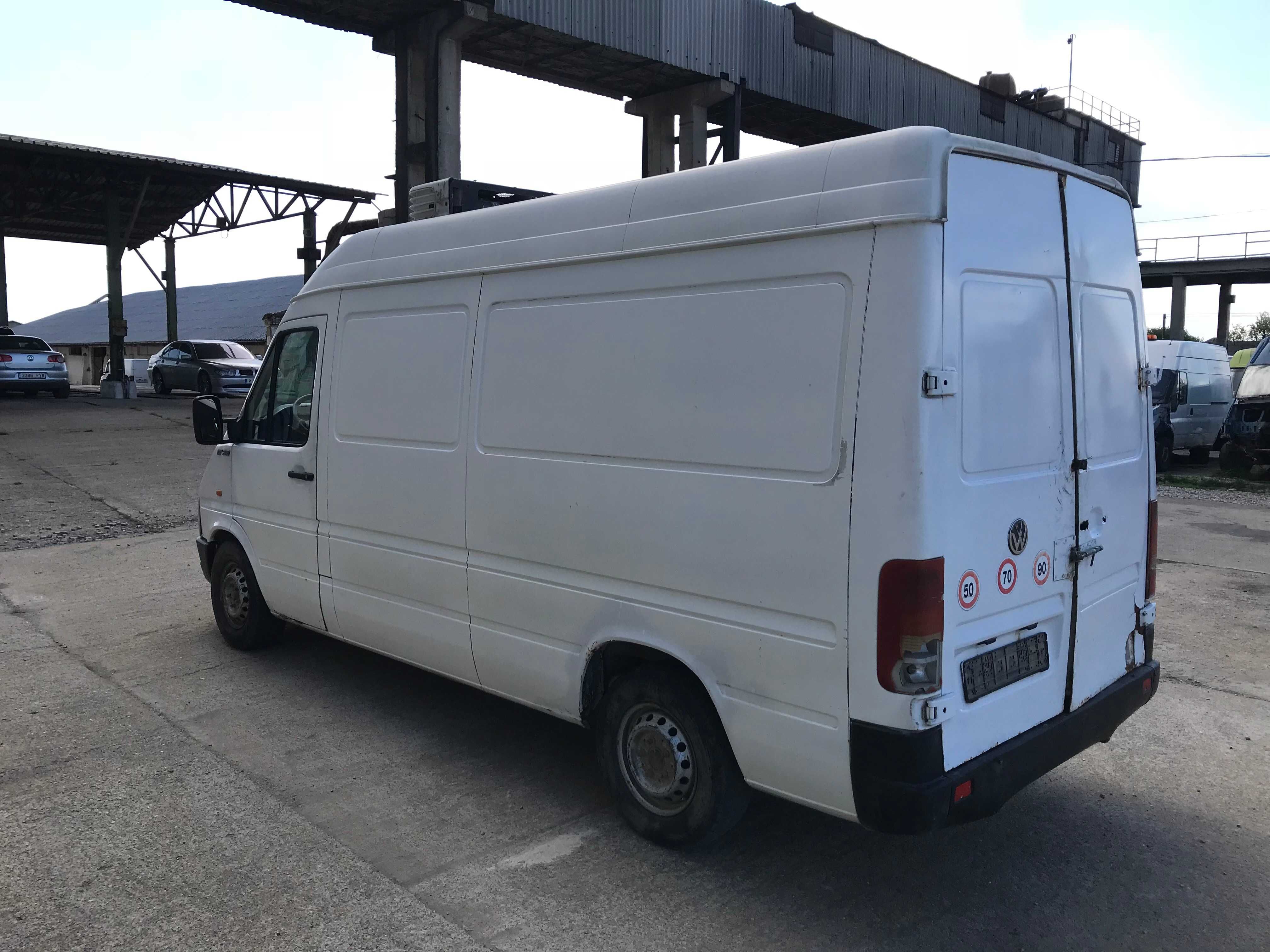 Dezmembrez Volkswagen LT 28 35 2.5 TDI 90 cp tip APA punte simpla 2000