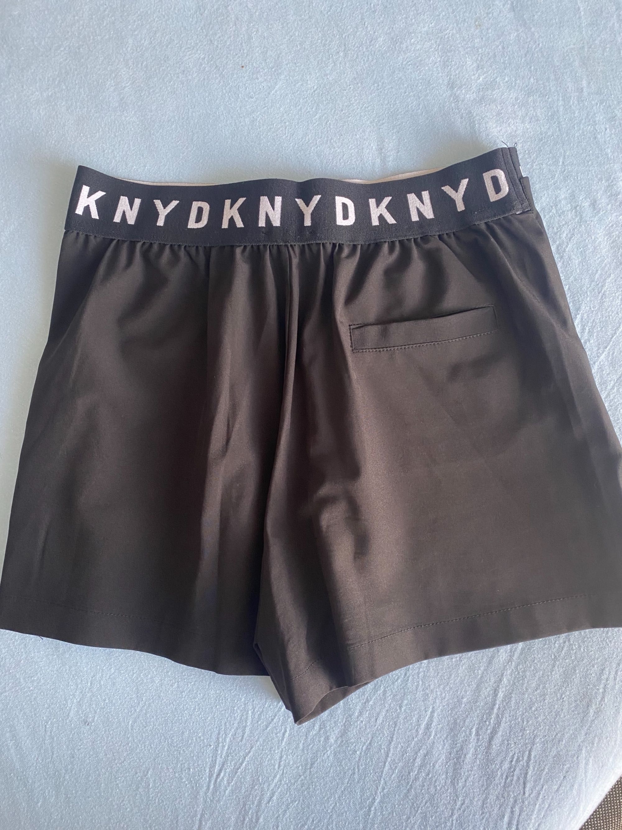 Къси панталони DKNY xs