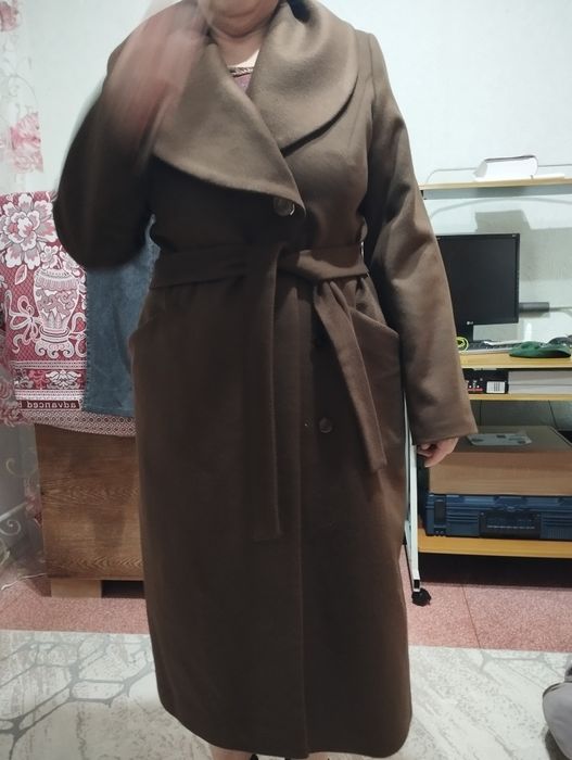 Продам пальто новое