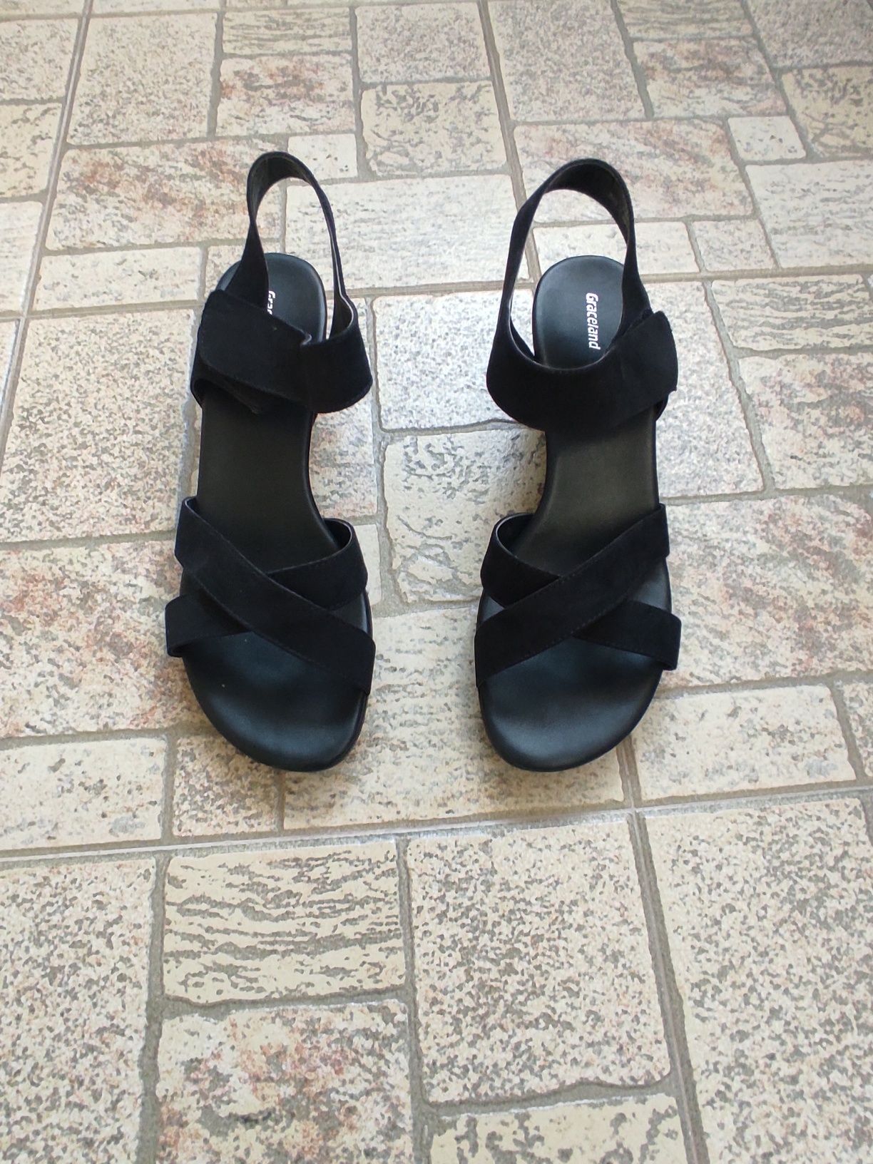 Велурени сандали Deichmann номер 43